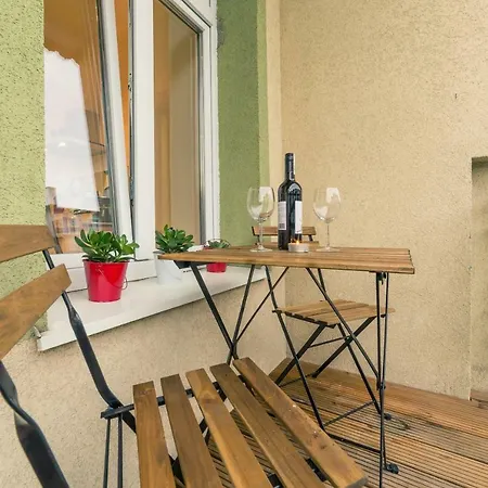 Warynski Apartment